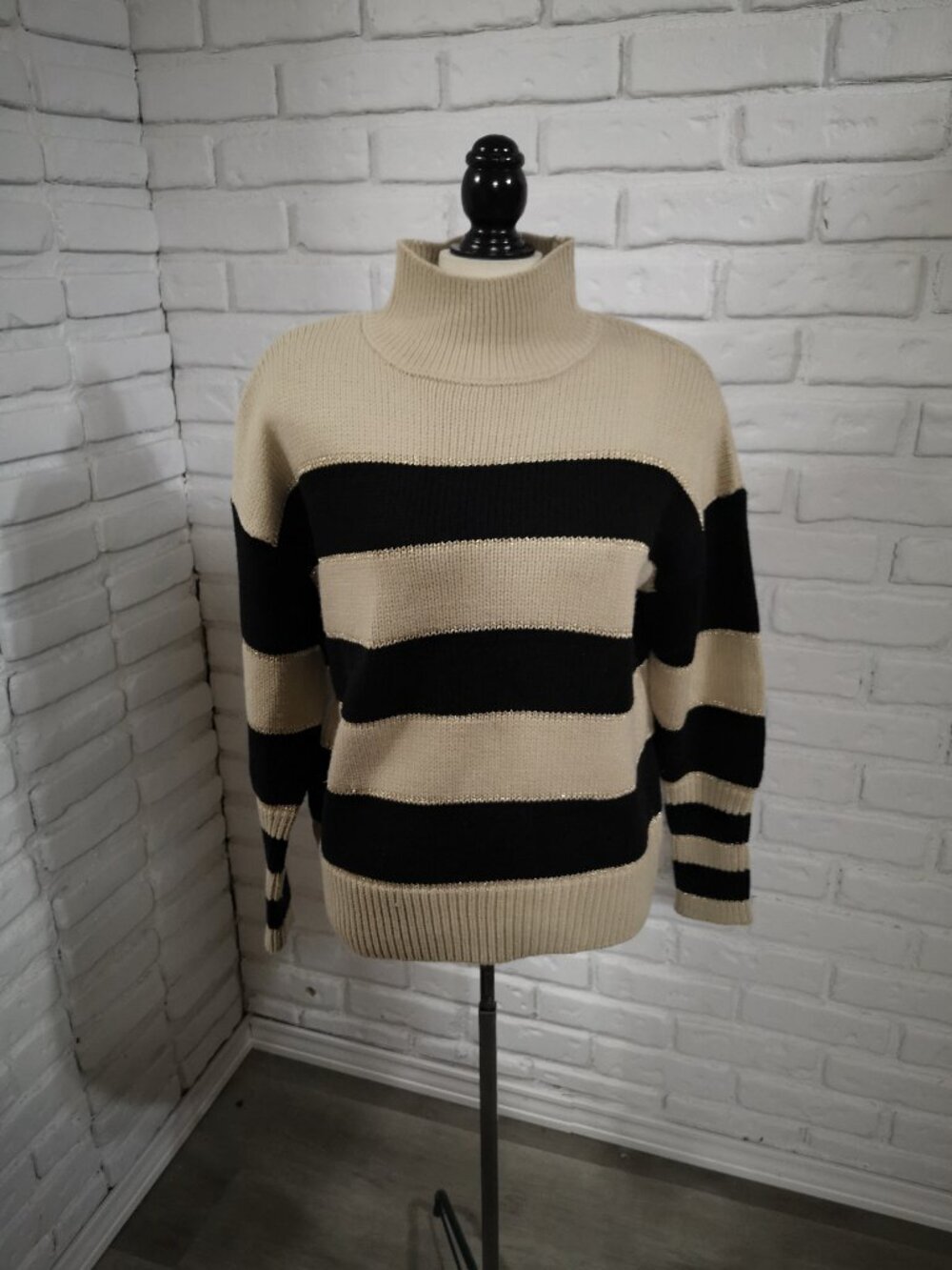 Suzy Shier Ladies Size Large Tan & Black Wide Stripes Mock Neck Sweater